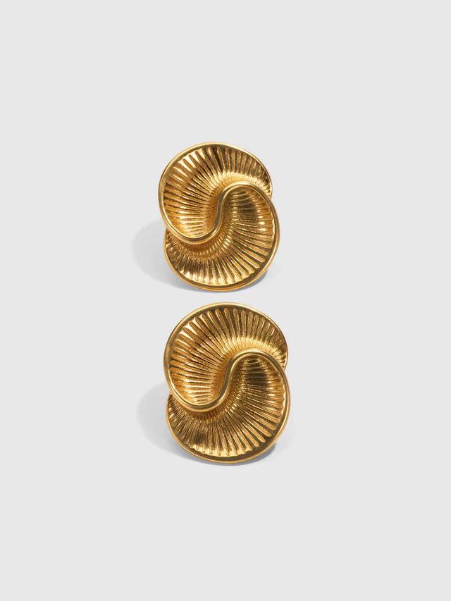 Solar Flow Luxe Earrings – Golden Light in Motion