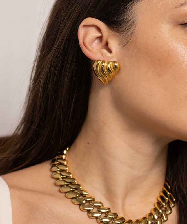 Eternal Heart Earrings – Sculpted Love in Gold
