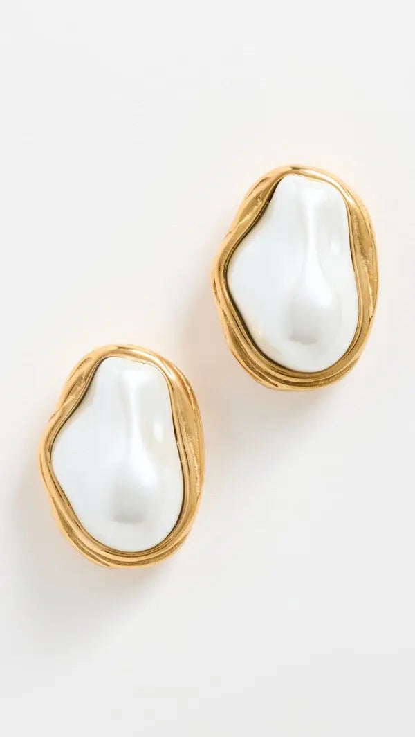 <h4><strong>Mood:</strong> Minimalist, Everyday Chic, Versatile</h4>