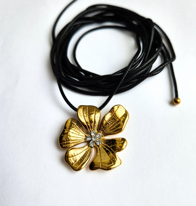 GOLDEN FLORA CHOKER - NECKLACE In Solid Non-Tarnish Stainless Steel With 18K Gold-Plate