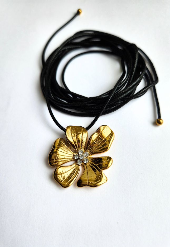 GOLDEN FLORA CHOKER - NECKLACE In Solid Non-Tarnish Stainless Steel With 18K Gold-Plate