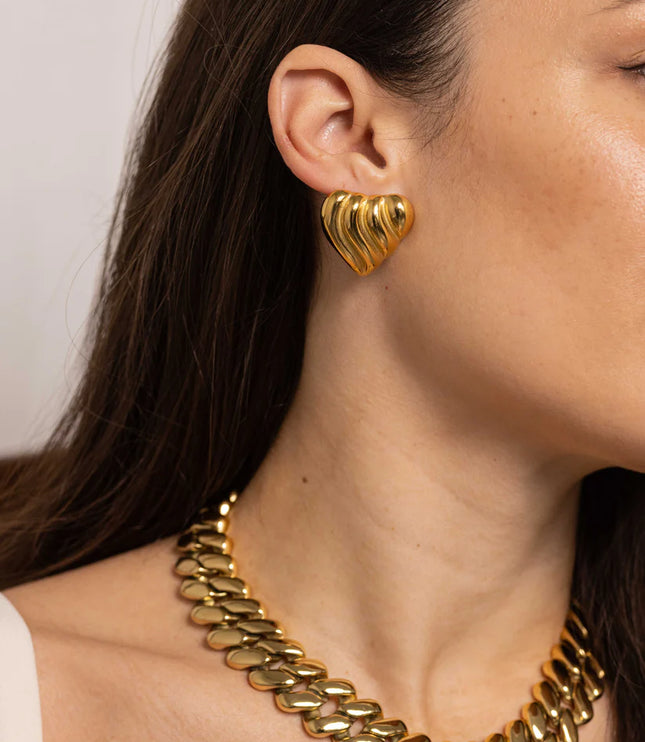 Eternal Heart Earrings – Sculpted Love in Gold