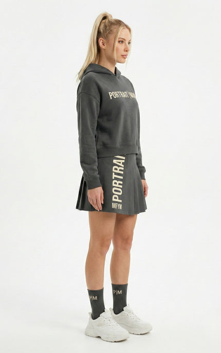 THE CHARCOAL SIGNATURE PLEATED SET