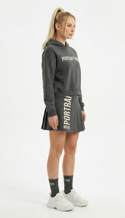 THE CHARCOAL SIGNATURE PLEATED SET