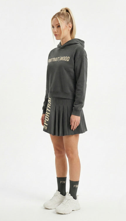 THE CHARCOAL SIGNATURE PLEATED SET