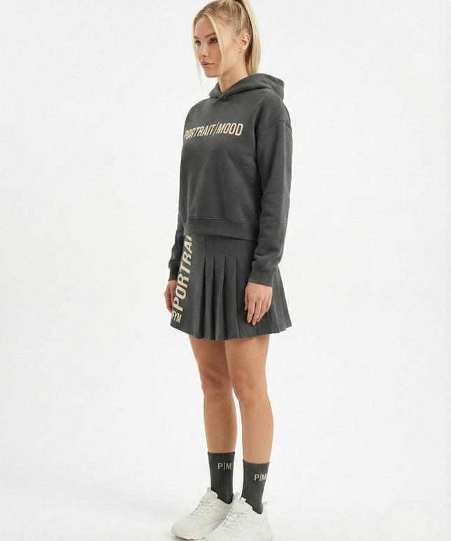 THE CHARCOAL SIGNATURE PLEATED SET