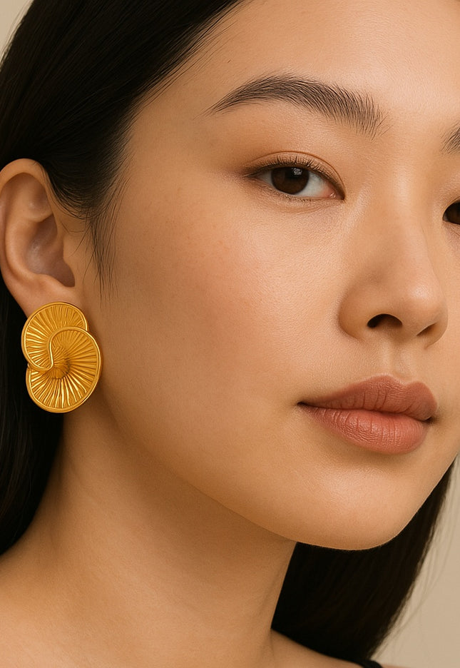 Solar Flow Luxe Earrings – Golden Light in Motion