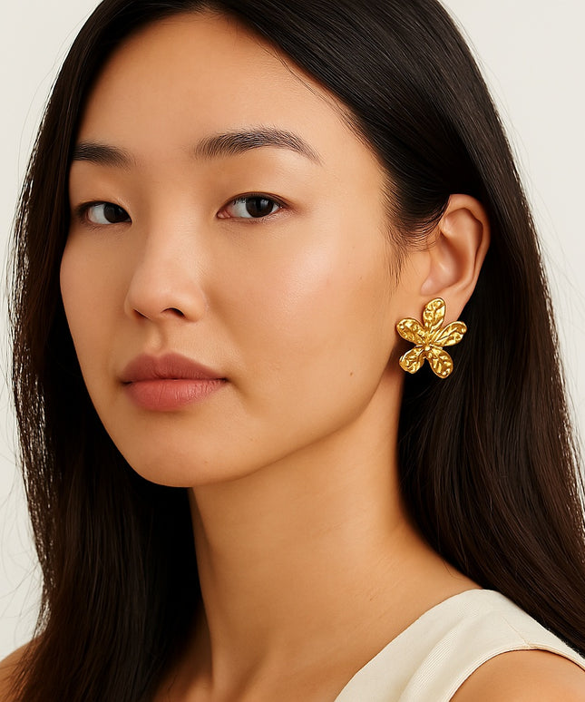 THE GOLDEN BLOSSOMS