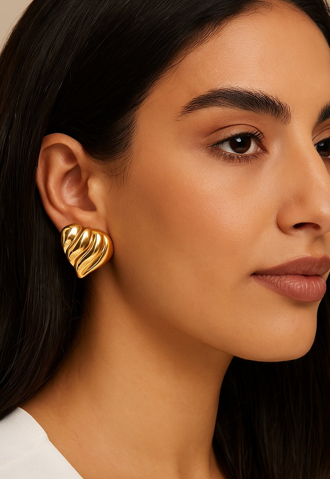 Eternal Heart Earrings – Sculpted Love in Gold