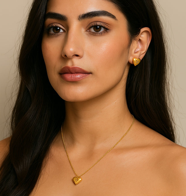 Engraved Love Necklace – A Minimalist Heart in Gold
