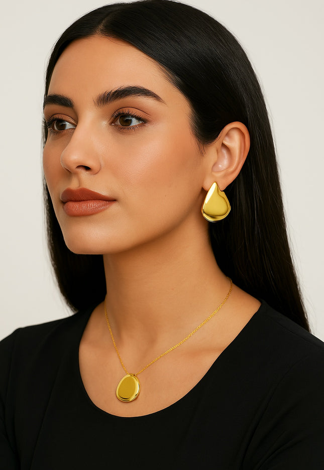 The Golden Echo Earrings – Bold Geometry, Soft Power