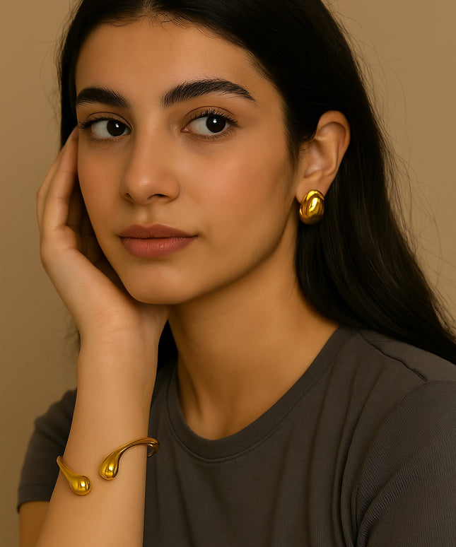AURA FLOW CUFF WITH 18K GOLD PLATE
