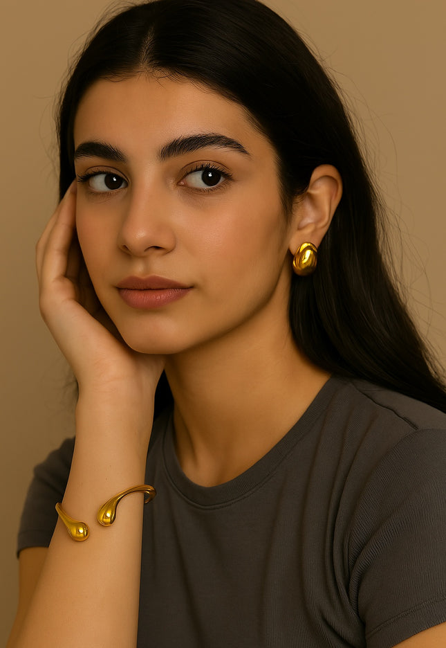 AURA FLOW CUFF WITH 18K GOLD PLATE