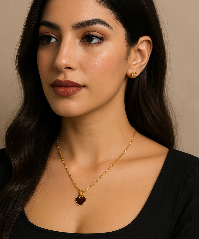 Crimson Love Necklace – A Timeless Heart in Gold & Deep Red