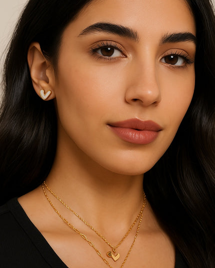 Twin Heart Necklace – A Delicate Symbol of Love & Connection