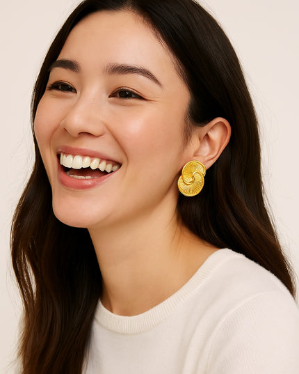 Solar Flow Luxe Earrings – Golden Light in Motion