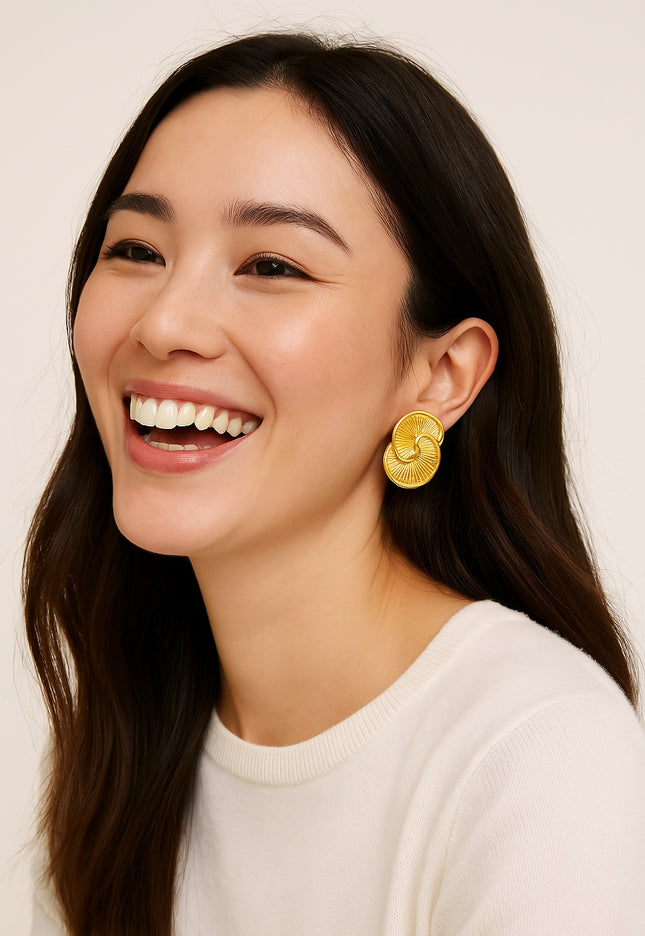 Solar Flow Luxe Earrings – Golden Light in Motion