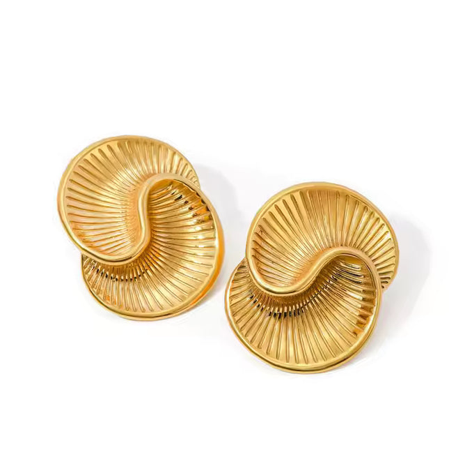 Solar Flow Luxe Earrings – Golden Light in Motion