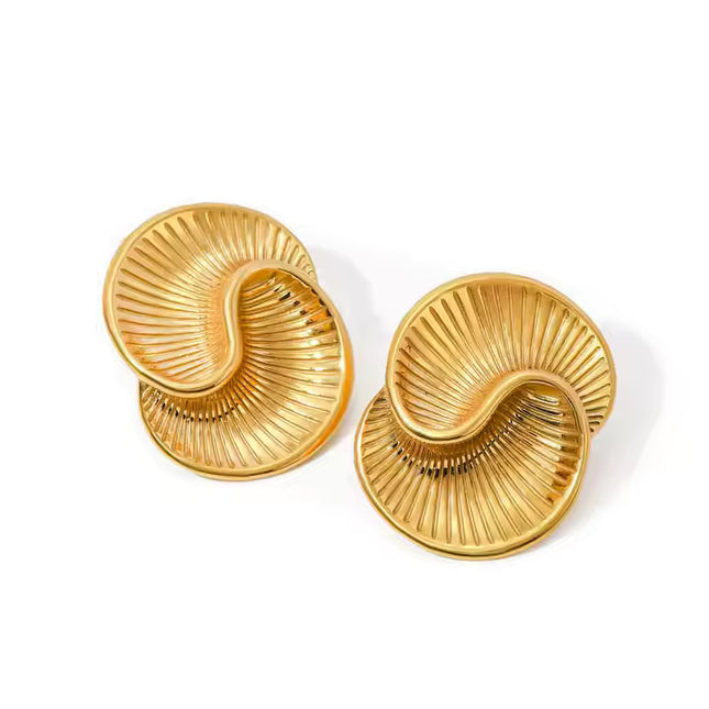Solar Flow Luxe Earrings – Golden Light in Motion