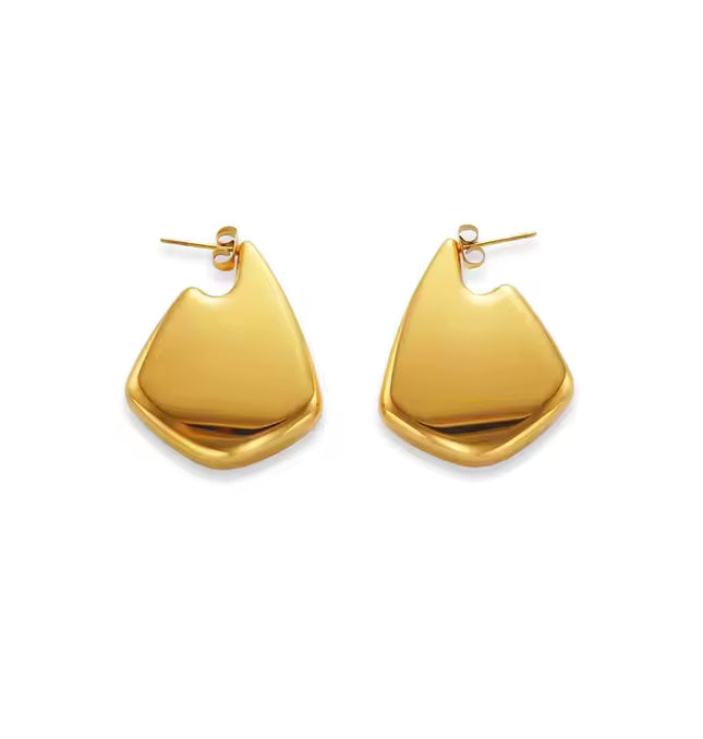 The Golden Echo Earrings – Bold Geometry, Soft Power