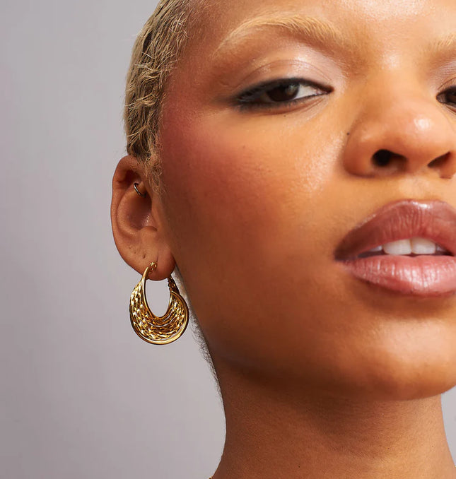 Luxe Weave Hoop Earrings – A Stunning Twist of Golden Elegance