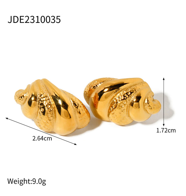 Wave Crest Earrings – Sculpted Fluidity in Gold