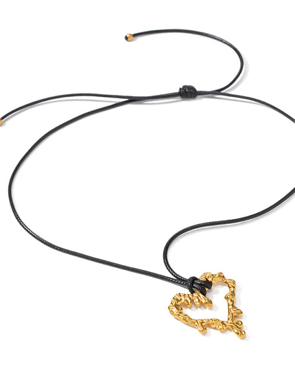 SCULPTED HEART CHARM NECKLACE