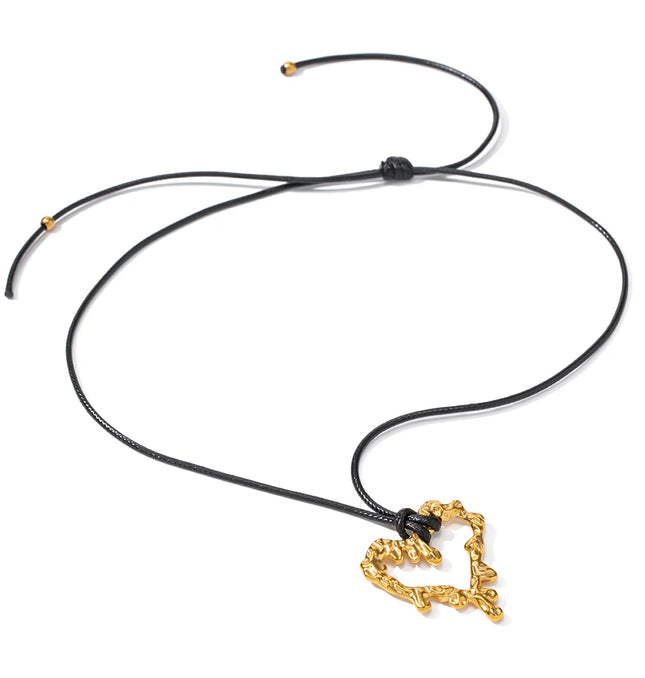 SCULPTED HEART CHARM NECKLACE