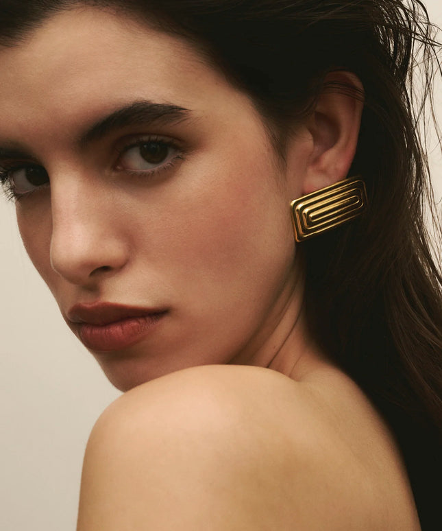 LINEAR LUXE