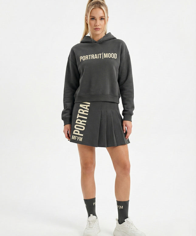 THE CHARCOAL SIGNATURE PLEATED SET