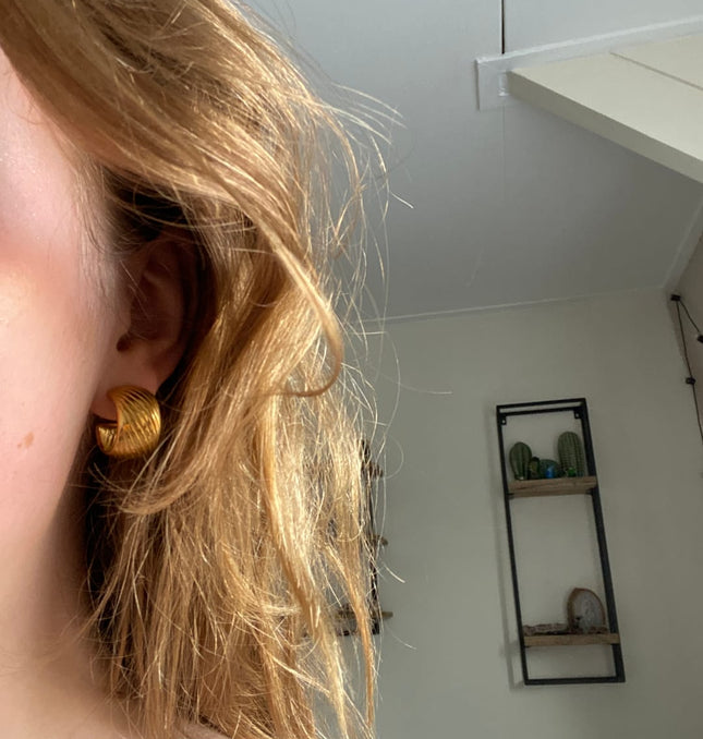 LUNAR EMBRACE EARRINGS