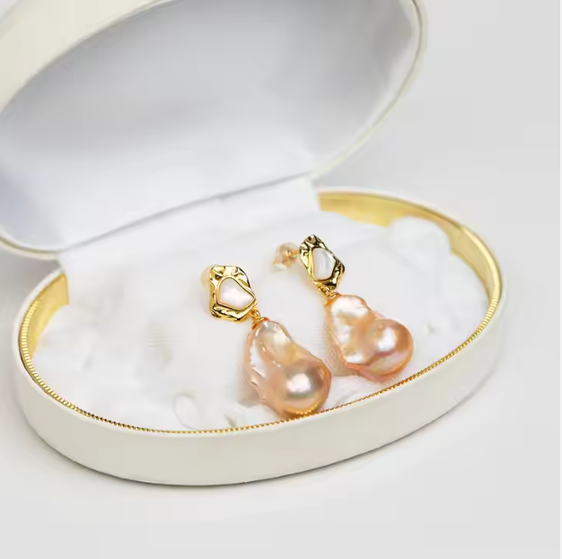 The Candy - A 925 Silver Natural Baroque Pearl Earrings