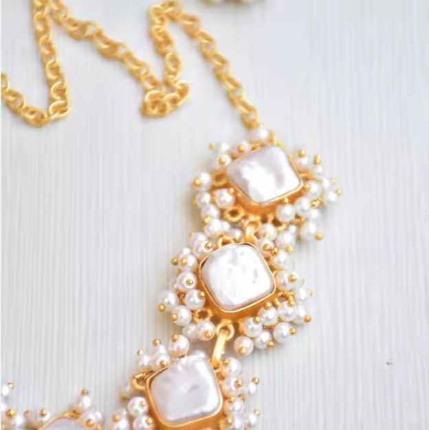 The Clementines - Luxurious Natural Pearl Set