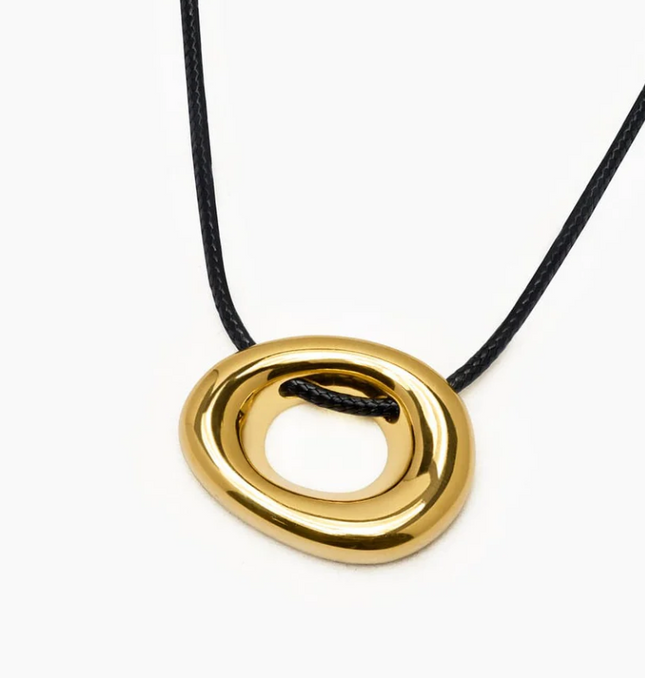 GOLDEN OVAL PENDANT - NECKLACE In Solid Non-Tarnish Stainless Steel With 18K Gold-Plate