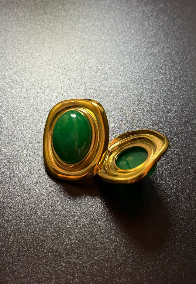 ROYAL OVAL STUDS - STUNNING BUTTERFLY GREEN EARRINGS
