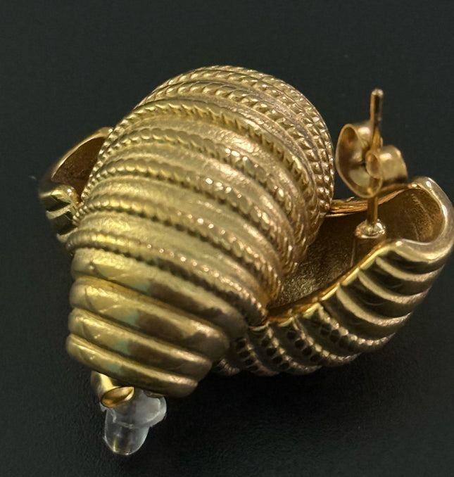 Regal Shell Earrings – Textured Elegance in Gold