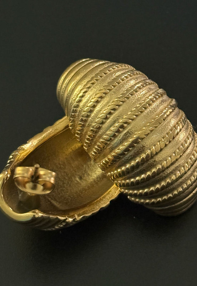 Regal Shell Earrings – Textured Elegance in Gold