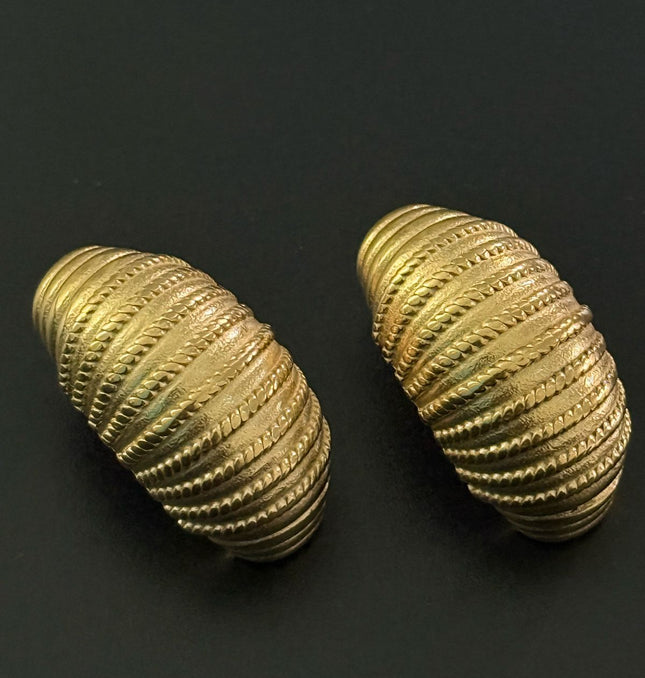 Regal Shell Earrings – Textured Elegance in Gold
