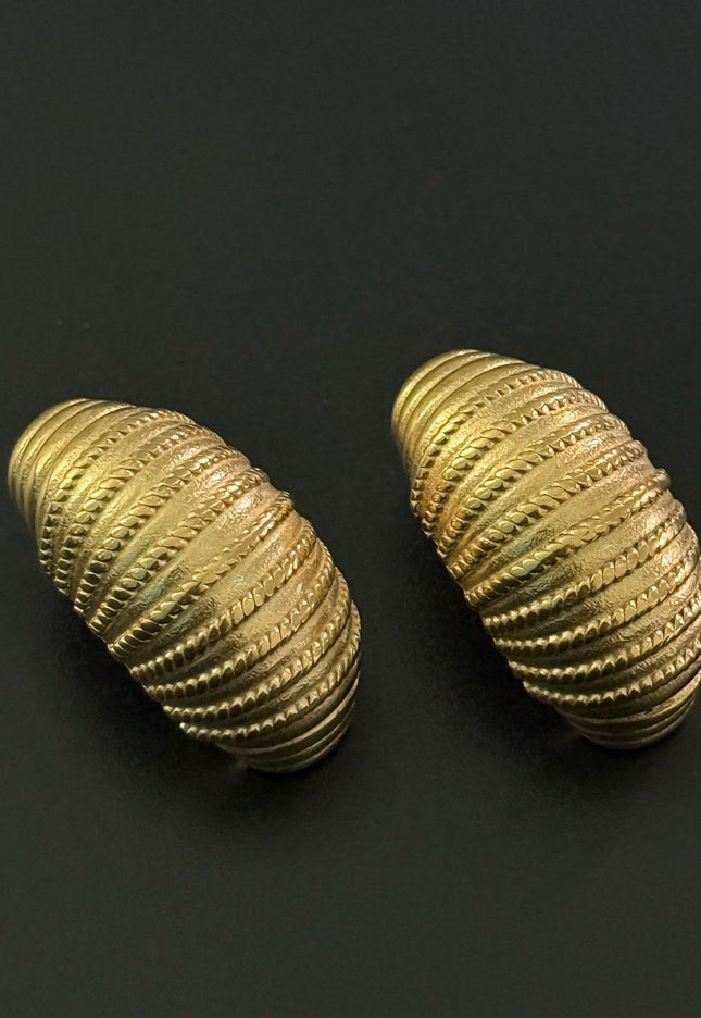 Regal Shell Earrings – Textured Elegance in Gold