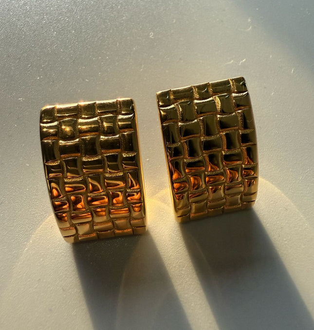 Textured Arc Earrings – Modern Weave in a Vibrant Luxurious Gold Finish