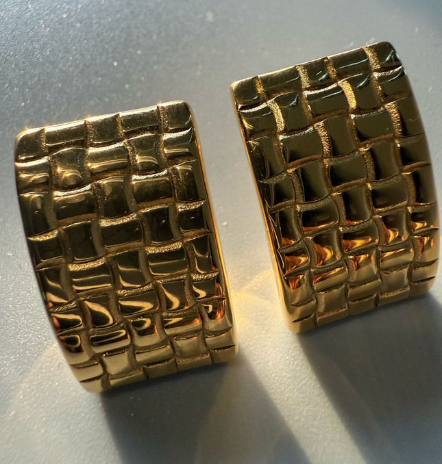 Textured Arc Earrings – Modern Weave in a Vibrant Luxurious Gold Finish