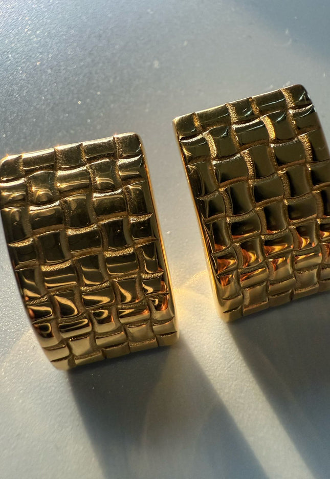 Textured Arc Earrings – Modern Weave in a Vibrant Luxurious Gold Finish