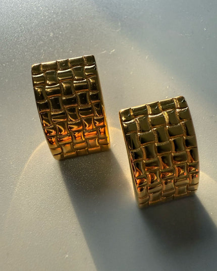 Textured Arc Earrings – Modern Weave in a Vibrant Luxurious Gold Finish