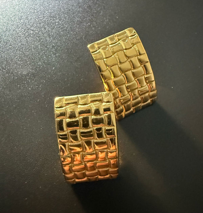 Textured Arc Earrings – Modern Weave in a Vibrant Luxurious Gold Finish