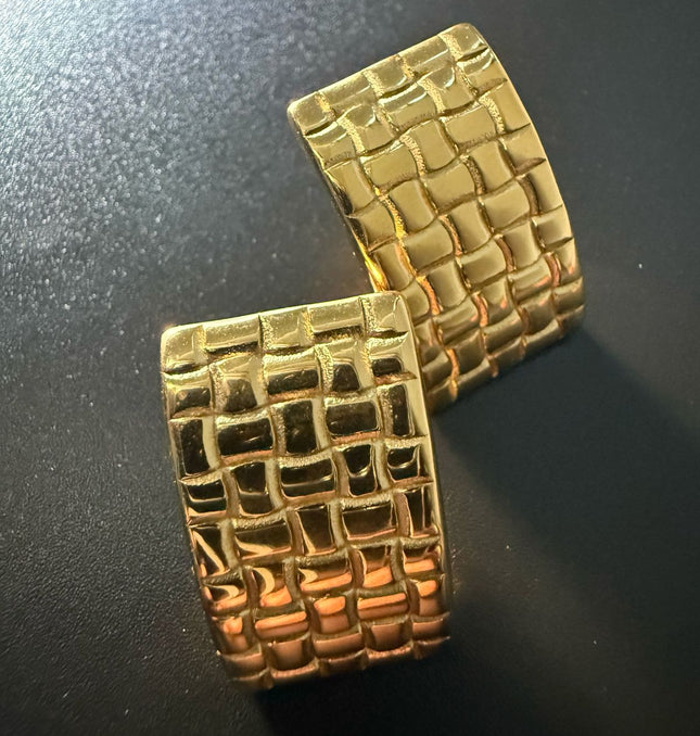Textured Arc Earrings – Modern Weave in a Vibrant Luxurious Gold Finish