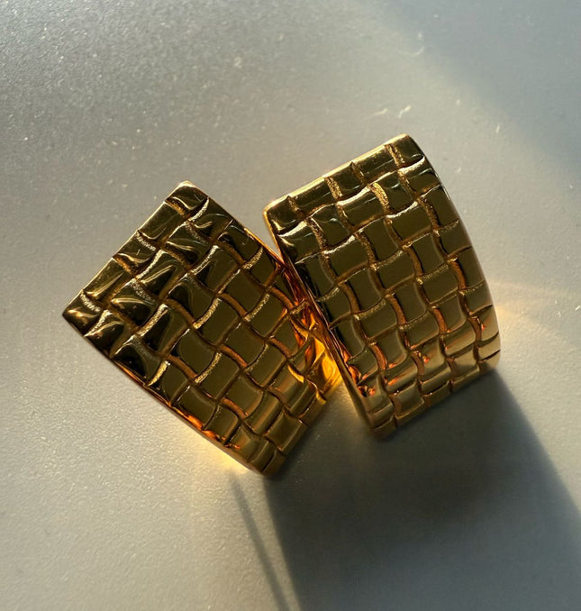 Textured Arc Earrings – Modern Weave in a Vibrant Luxurious Gold Finish