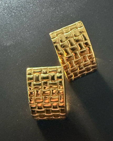 Textured Arc Earrings – Modern Weave in a Vibrant Luxurious Gold Finish
