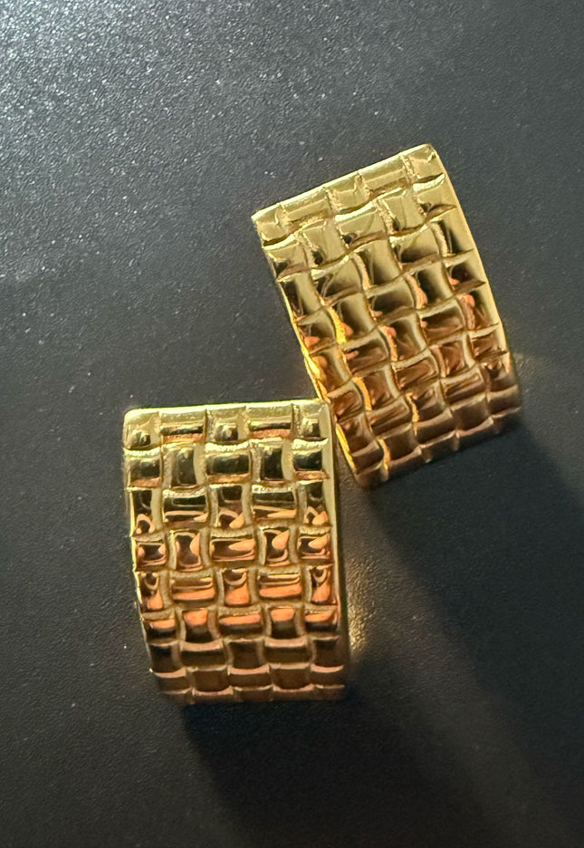 Textured Arc Earrings – Modern Weave in a Vibrant Luxurious Gold Finish
