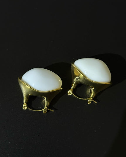 Aurora Pearl Hoops – Sculpted Elegance in Gold & White
