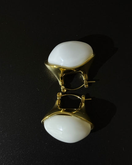 Aurora Pearl Hoops – Sculpted Elegance in Gold & White